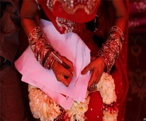 Girl call police before her marriage