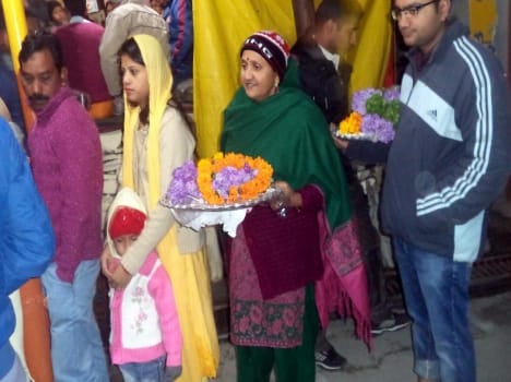 pilgrims in badrinath