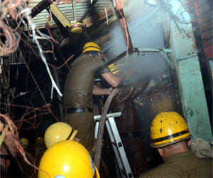 Fire in delhi jamia nagar and sadar bazar