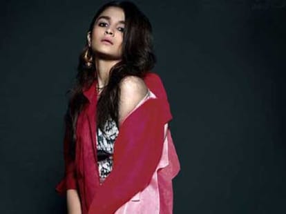 Bollywood actress Alia Bhatt in manali 