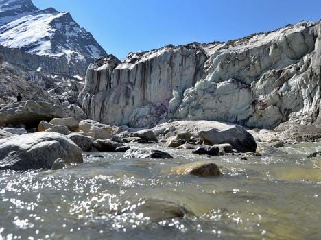 bridges flows from glacier collapsing