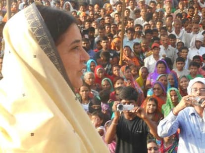 menka gandhi says she did not slap anyone.