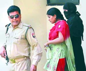 hina husband can surrender on court