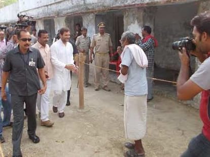 amethi creates last minute jitters for rahul gandhi