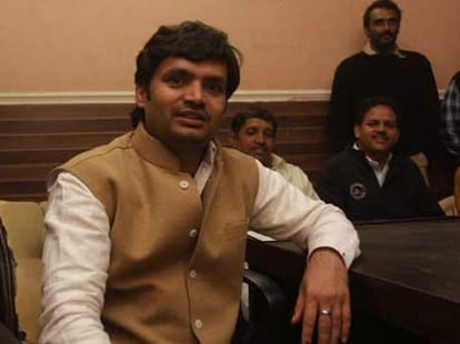 bjp will form government in delhi by including three other mla