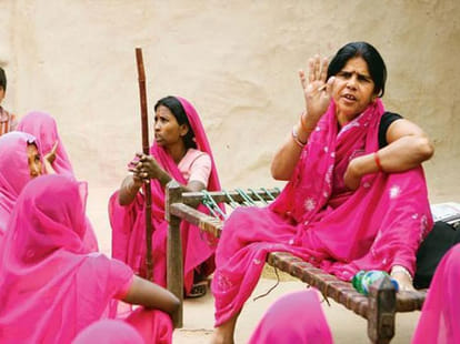 movement against modi for jasodaben by gulabi gang