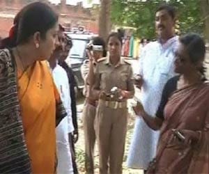 smriti irani complains against priyanka pa