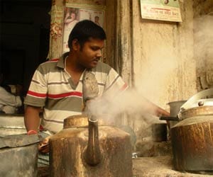 tea stalls become centre of poilitics in varanasi