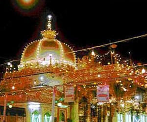 Clash at Ajmer dargah leaves 2 injured