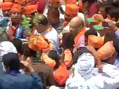 bjp calls of protest in varanasi