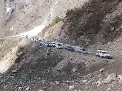glacier on badrnath highway