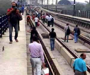 Delhi metro stop, accident between to station