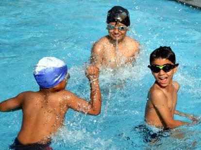 Less Bathing in Summers to be Safe from Diseases