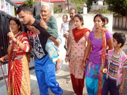 old age voter in dehradun