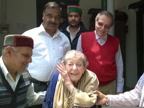 106-year-old Shobha Nehru cast his vote in Kasauli