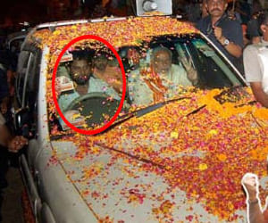 who was the driver of road show of narendra modi