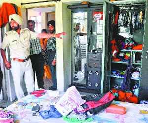 Robbery in 5 Flats in Half an Hour