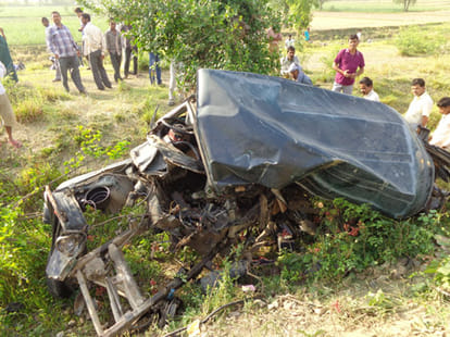 car accident in karnaprayag