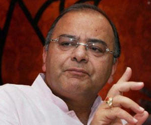 jaitly attacks on election commision for the rahul raod show permition