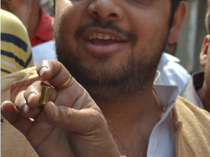 spectator police in meerut disturbance