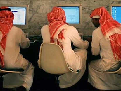 Five Saudi men sentenced to 32 years in prison and 4,500 lashes for holding 
