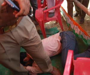 youth beaten in rahul election meeting