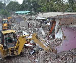 anti encroachment drive in lucknow
