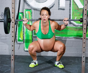 women who does weightlifting before two days of pregnancy
