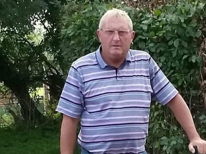 girlfriend sells borfriend's possessions after catching him cheat