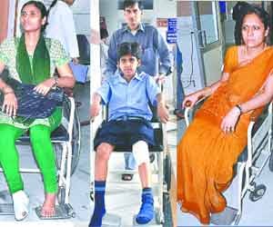 School bus accident, 32 students and teachers injured in greater noida