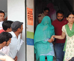 Police bust sex racket, 3 held