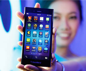 blackberry launches z3 at 15990 rs