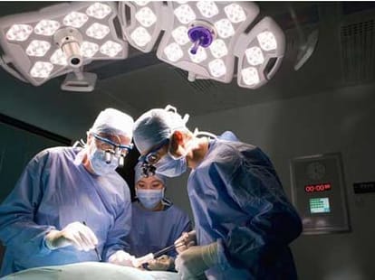 Two women swaps kidney to save the lives of their husbands in AIIMS