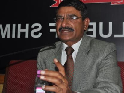 vigilence not found any proof against DGP bhandari in phone tapping case