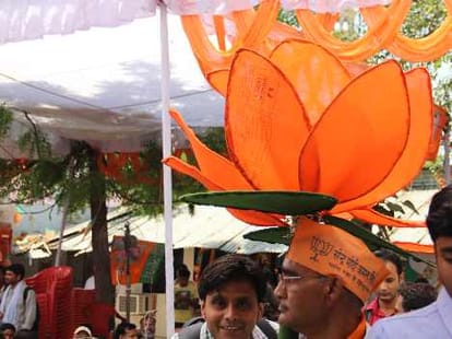 bjp again starts campaign for delhi elections