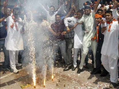 bjp again starts campaign for delhi elections