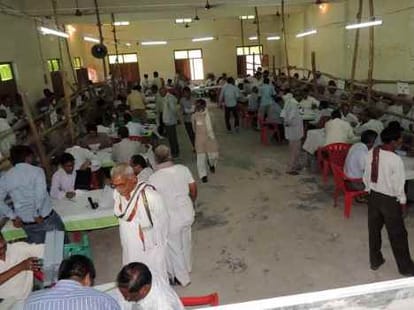 preparation for vote counting begins