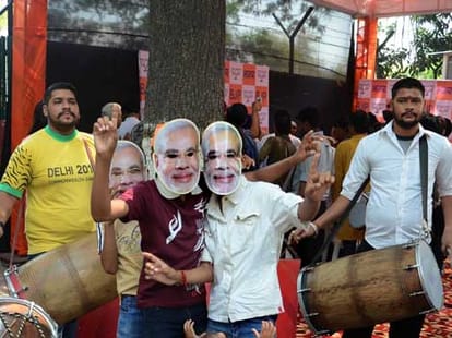 Kejriwal raising question on India Today-CICERO Opinion poll