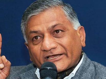 Mulayam singh yadav attacks on narendra modi.