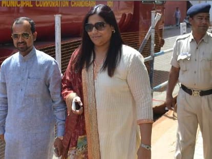 Warnings to Jannat Jhan, Allegation on nBJP Senior leader