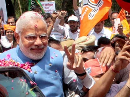narendra modi and his mother 