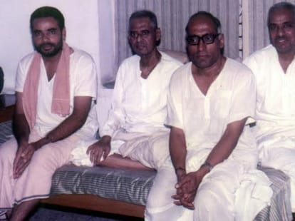 unknown teacher of narendra modi who tought to him well