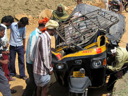 sixteen died in road accident