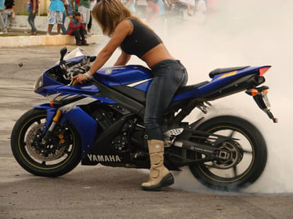 Yamaha FZ FI and FZS FI Version 2.0 launched in India
