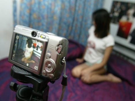 This gang Blackmails love birds by making their videos