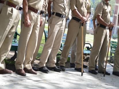 two ips suspended in eve teasing case