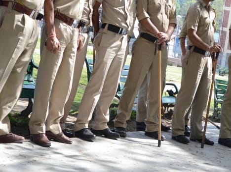 auto driver suffers by dehradun police 