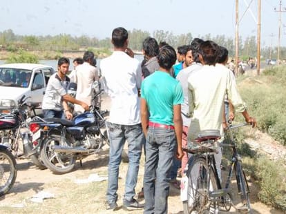 two brothers allegedly burnt alive for refusing to work in UP