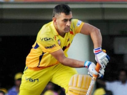 hyderabad beat csk by 6 wickets  