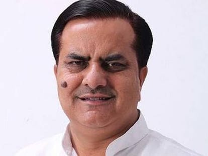 modi lehar gives victory to outsiders